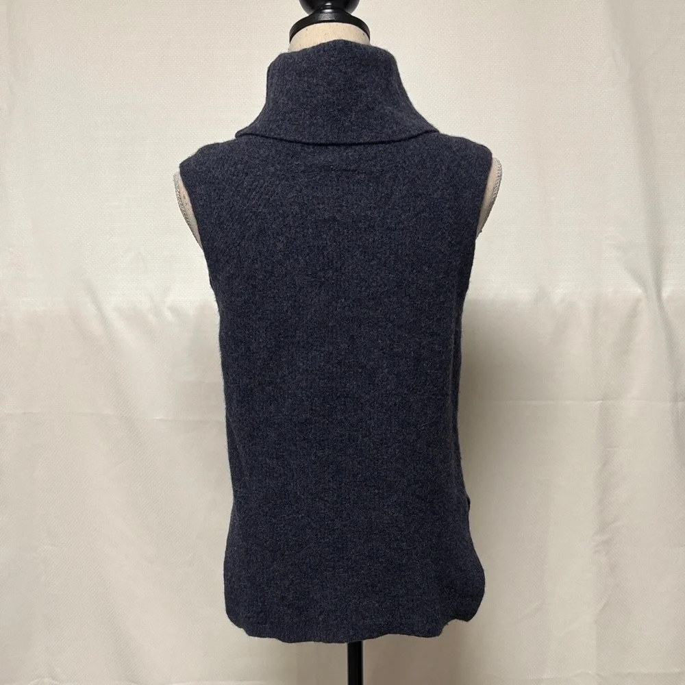 Aritizia Community Navy Sleeveless Turtleneck Sweater - Picture 4 of 10